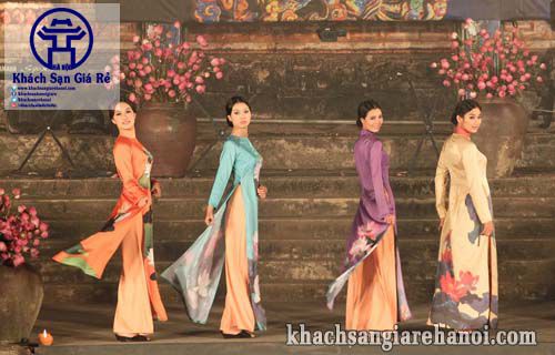 tổ chức festival áo dài ở Hà Nội - khachsangiarehanoi.com